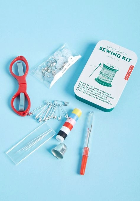 KIKKERLAND EMERGENCY SEWING KIT - Kikkerland