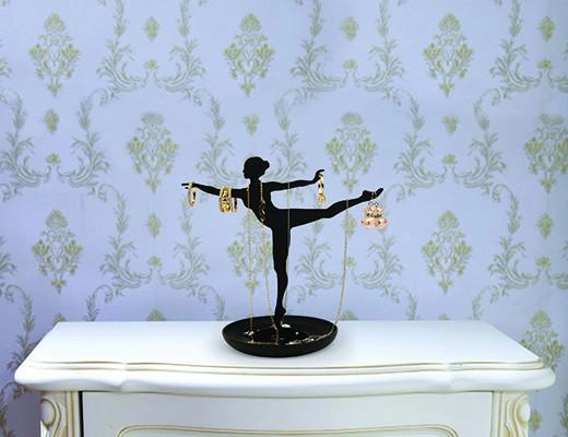 KIKKERLAND JEWELRY STAND + BALLERINA