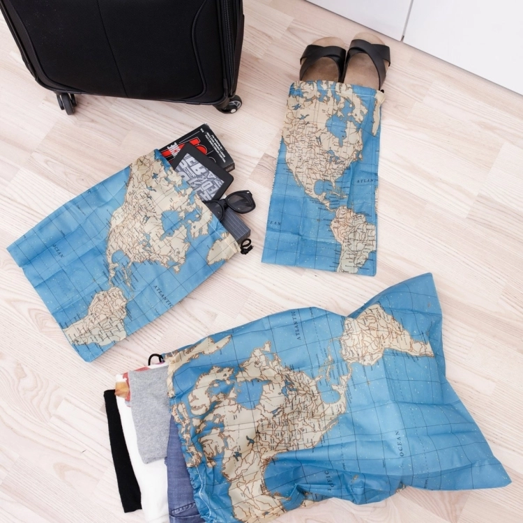 KIKKERLAND TRAVEL MAP LAUNDRY BAGS