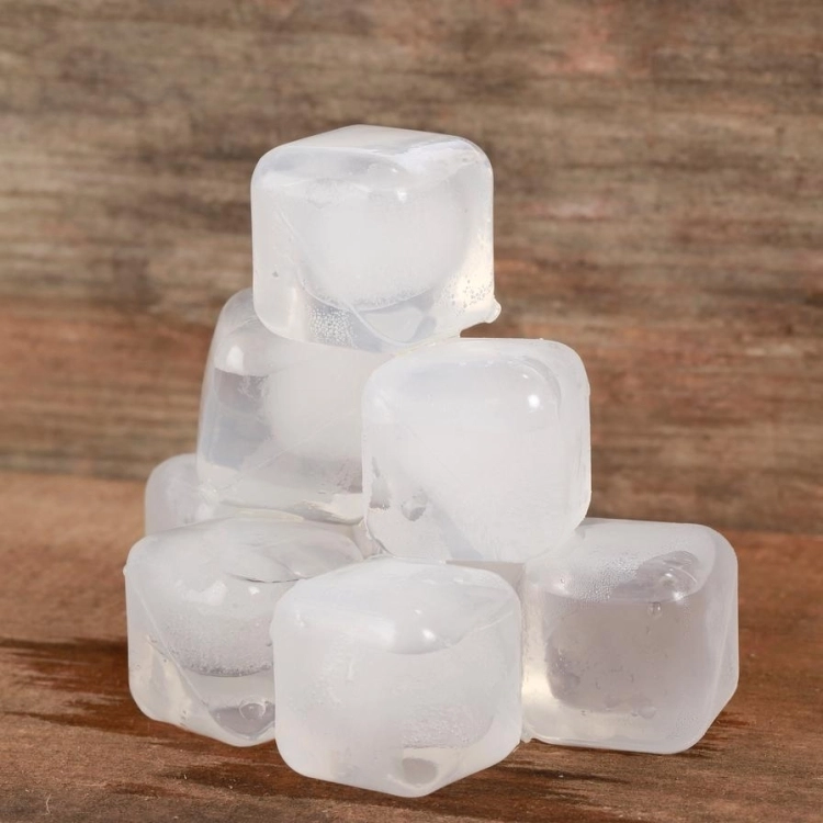 KIKKERLAND CLEAR REUSABLE ICE CUBES - Kikkerland